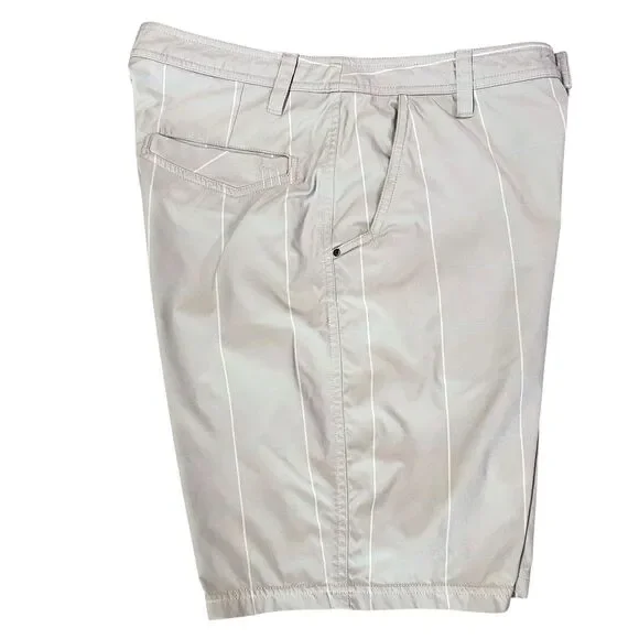 Lululemon Kahuna Bermuda Shorts Men 32 x 8.5” Check Gray White Blue Golf Outdoor - Picture 5 of 16